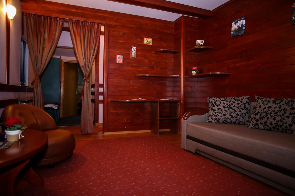 Hotel Silva Vatra Dornei Exteriör bild