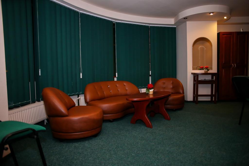 Hotel Silva Vatra Dornei Exteriör bild